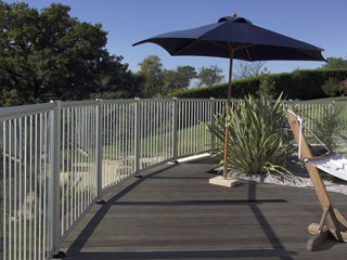 Image Barriere aluminium SECURAL barreaudage coloris blanc panneau 2m