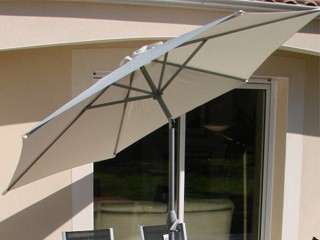 Image Parasol inclinable en aluminium Ø300cm a manivelle toile coloris ivoire