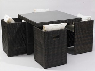 Image Salon de jardin en resine tressee avec table et 4 fauteuils encastrables coloris chocolat