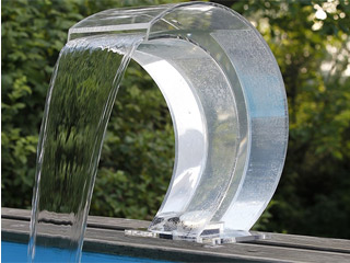 Image Cascade piscine Mamba Acry-LED transparente