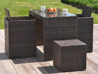 Image Salon de jardin en resine tressee avec table + 2 fauteuils encastrables + 2 poufs Chocolat