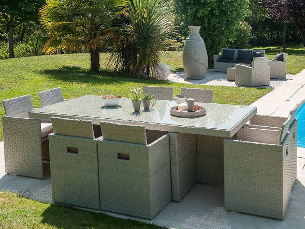 Salon de jardin en résine tressée avec table + 8 fauteuils encastrables