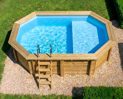 Image Piscine bois Altanka NEMO octogonale allongee avec plage 4,3x3m H 1,18 m liner bleu, ancrage beton