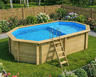 Image Piscine bois Altanka NEMO octogonale allongee avec plage 5,79 x 3,49m H 1,45m liner bleu, sans dalle beton